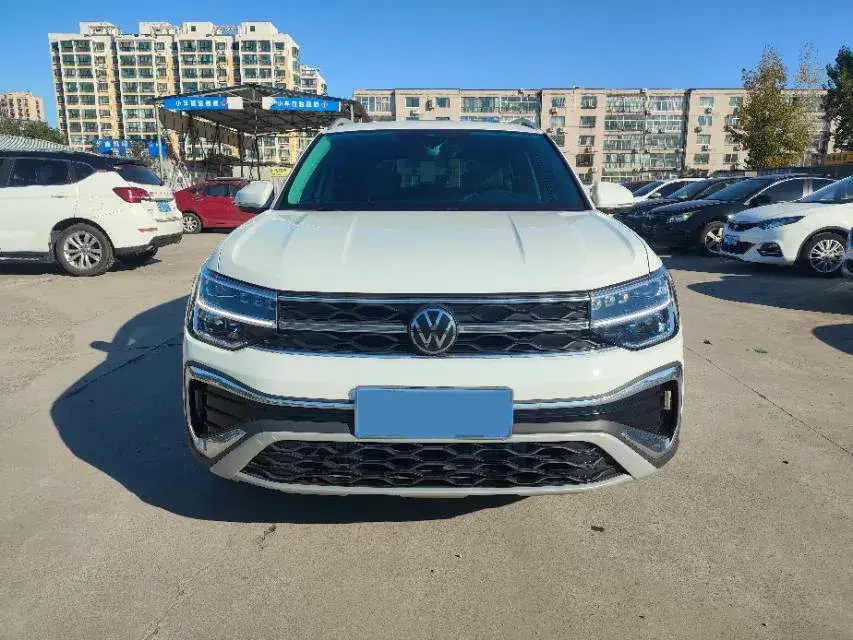 2023 VOLKSWAGEN THARU thumbnail 2