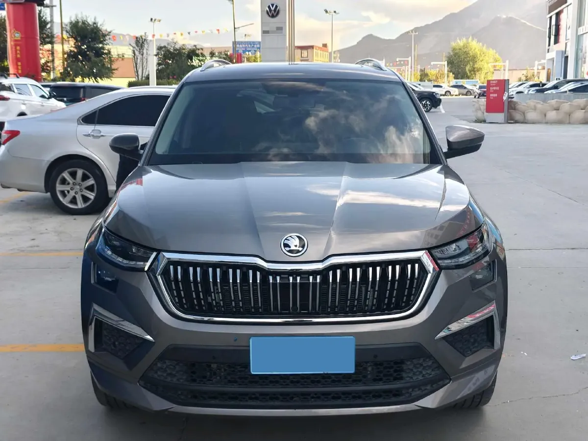 2022 Skoda Kodiak 2.0T 186HP L4 7DCT,autocango,china used car exporter,china ev exporter,chinese used car exporter,chinese used ev exporter