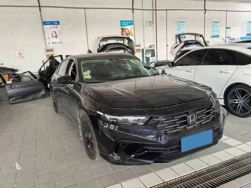 2025 HONDA ACCORD thumbnail 2