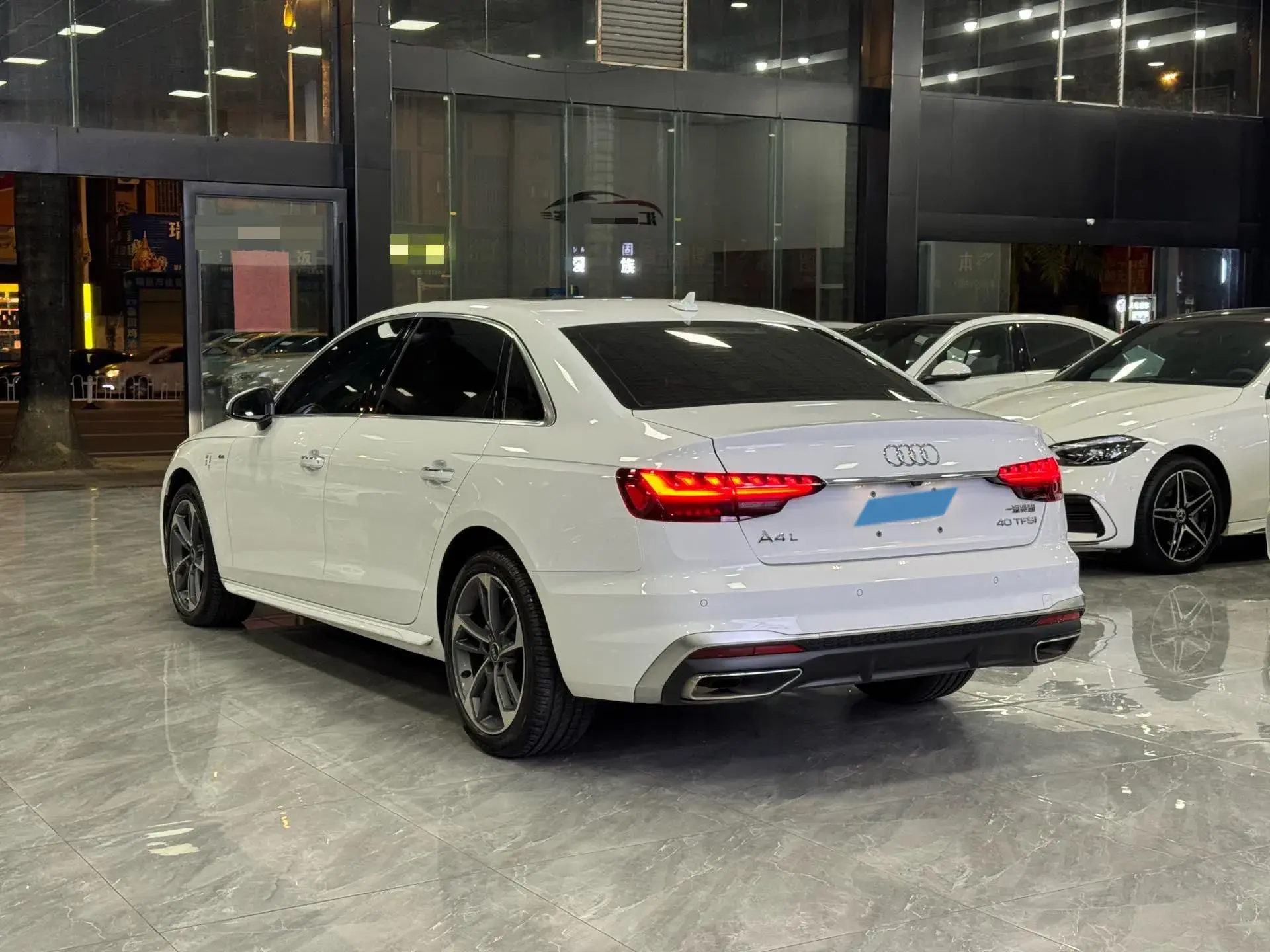 2023 AUDI A4L thumbnail 4