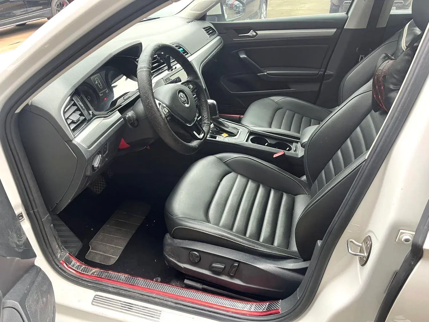 2019 VOLKSWAGEN LAMANDO thumbnail 3