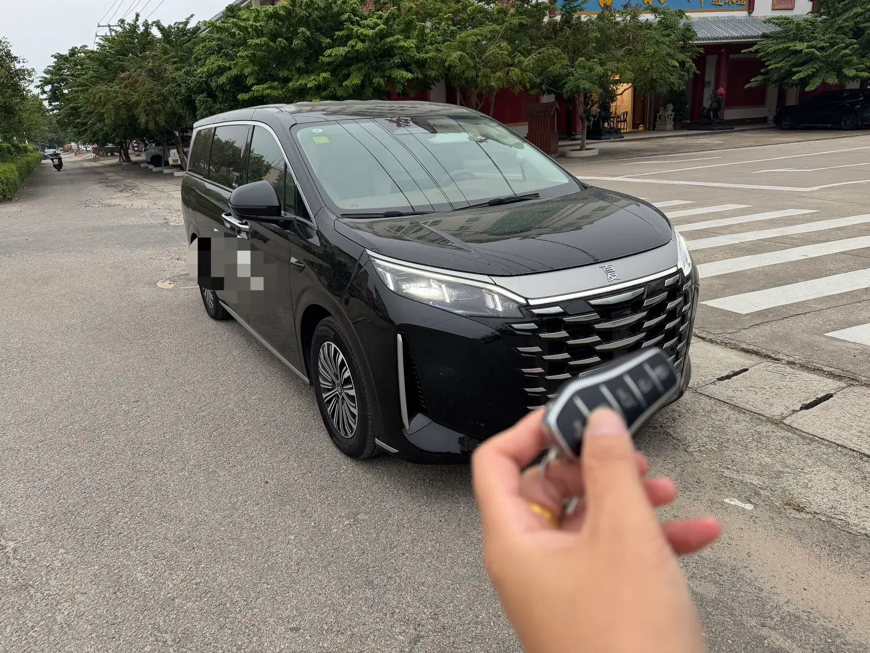 2025 BYD XIA thumbnail 2