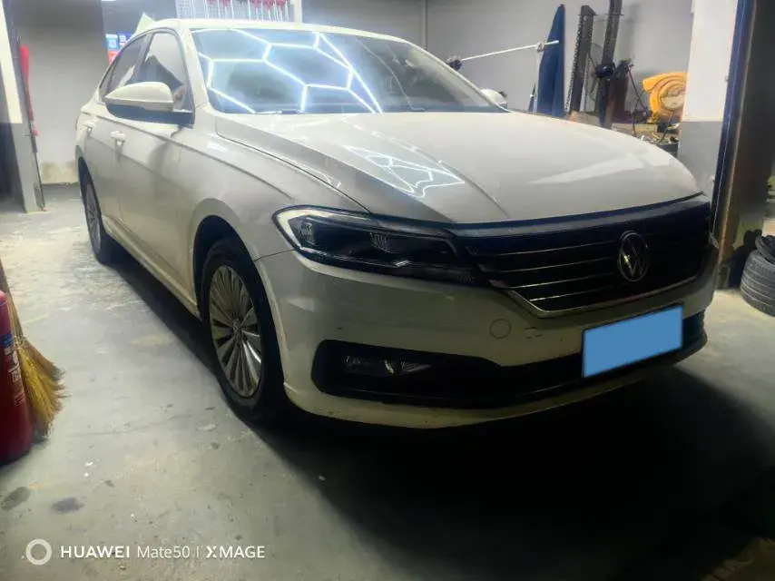 2021 VOLKSWAGEN LAVIDA thumbnail 2