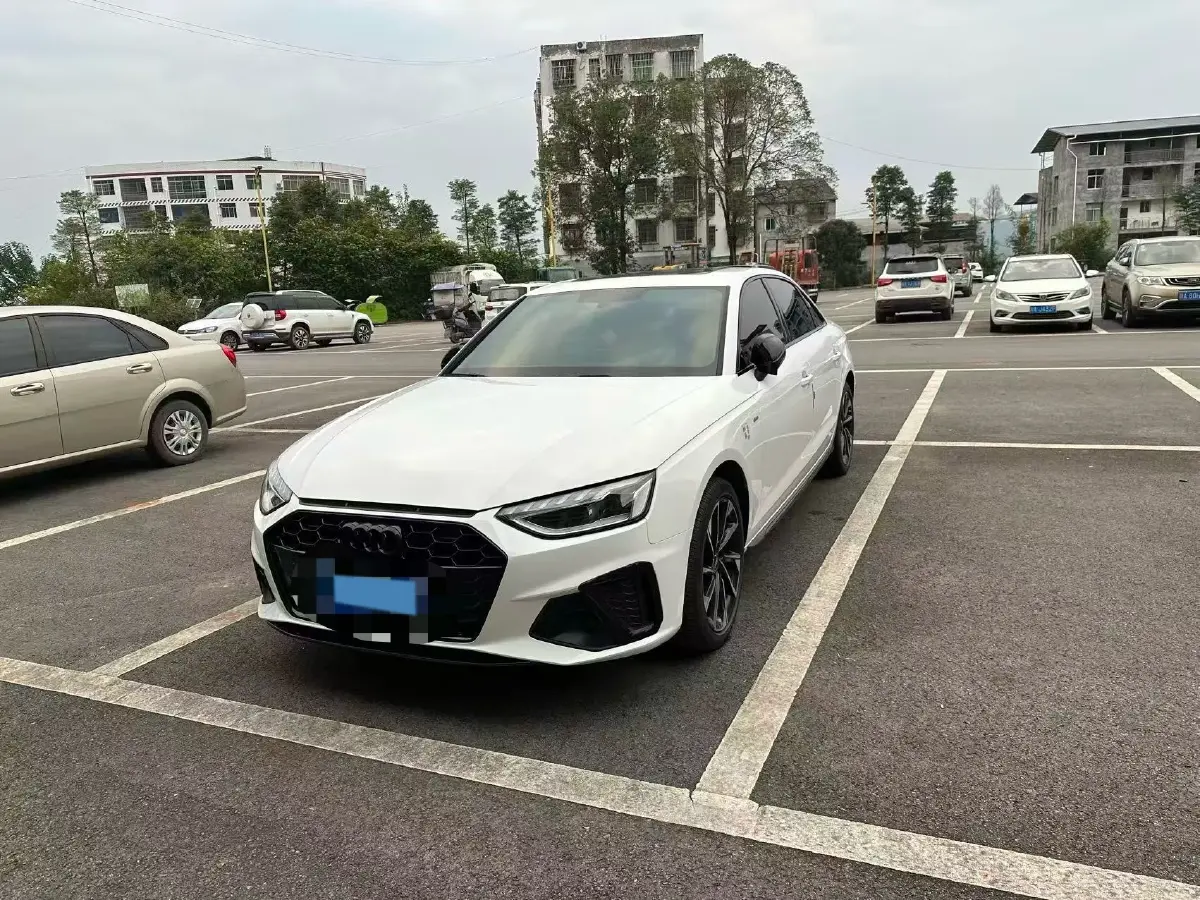 2023 Audi A4L 2.0T 190HP L4 7DCT