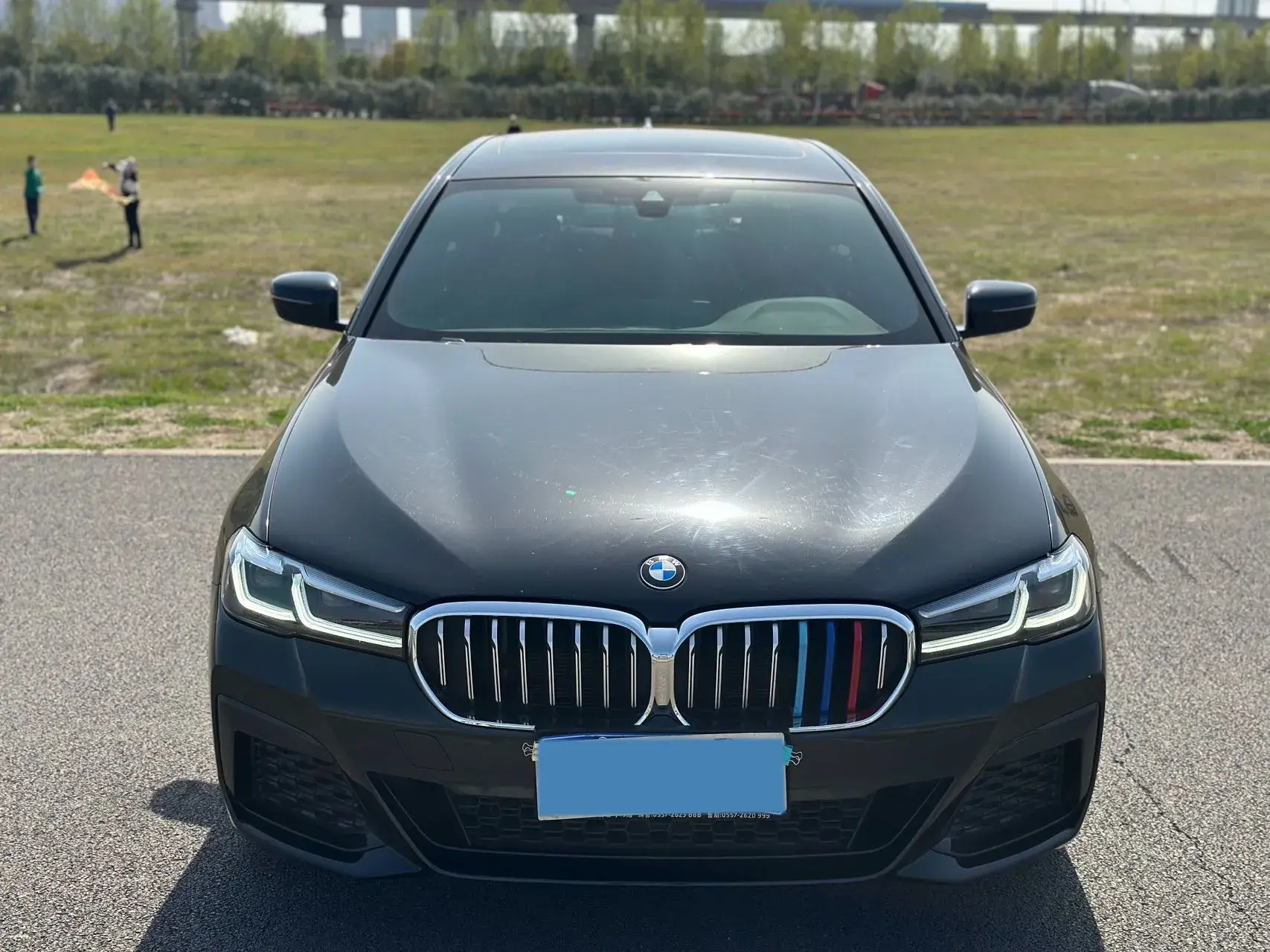 2022 BMW 5 thumbnail 2