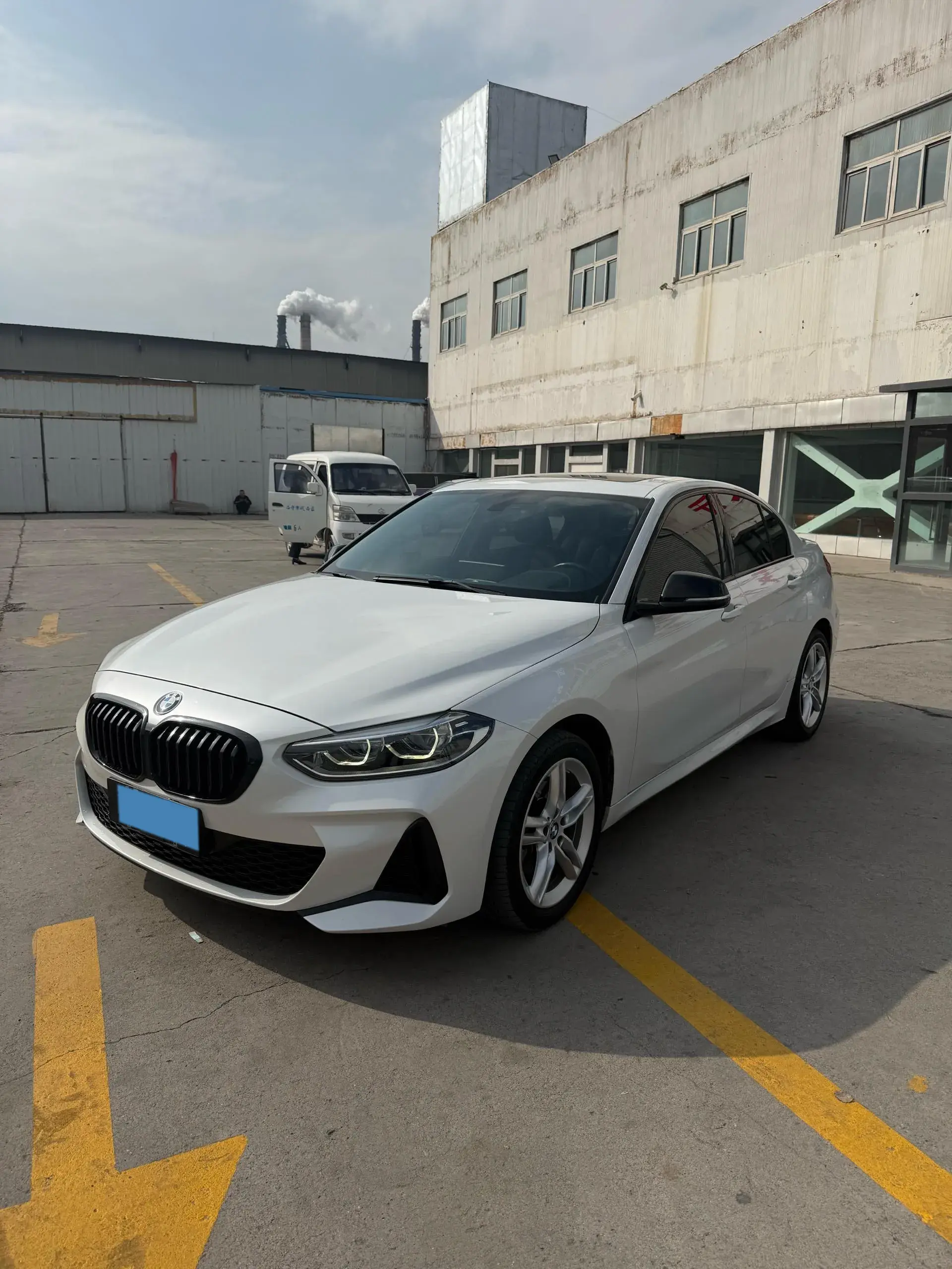 2022 BMW 1 view 1