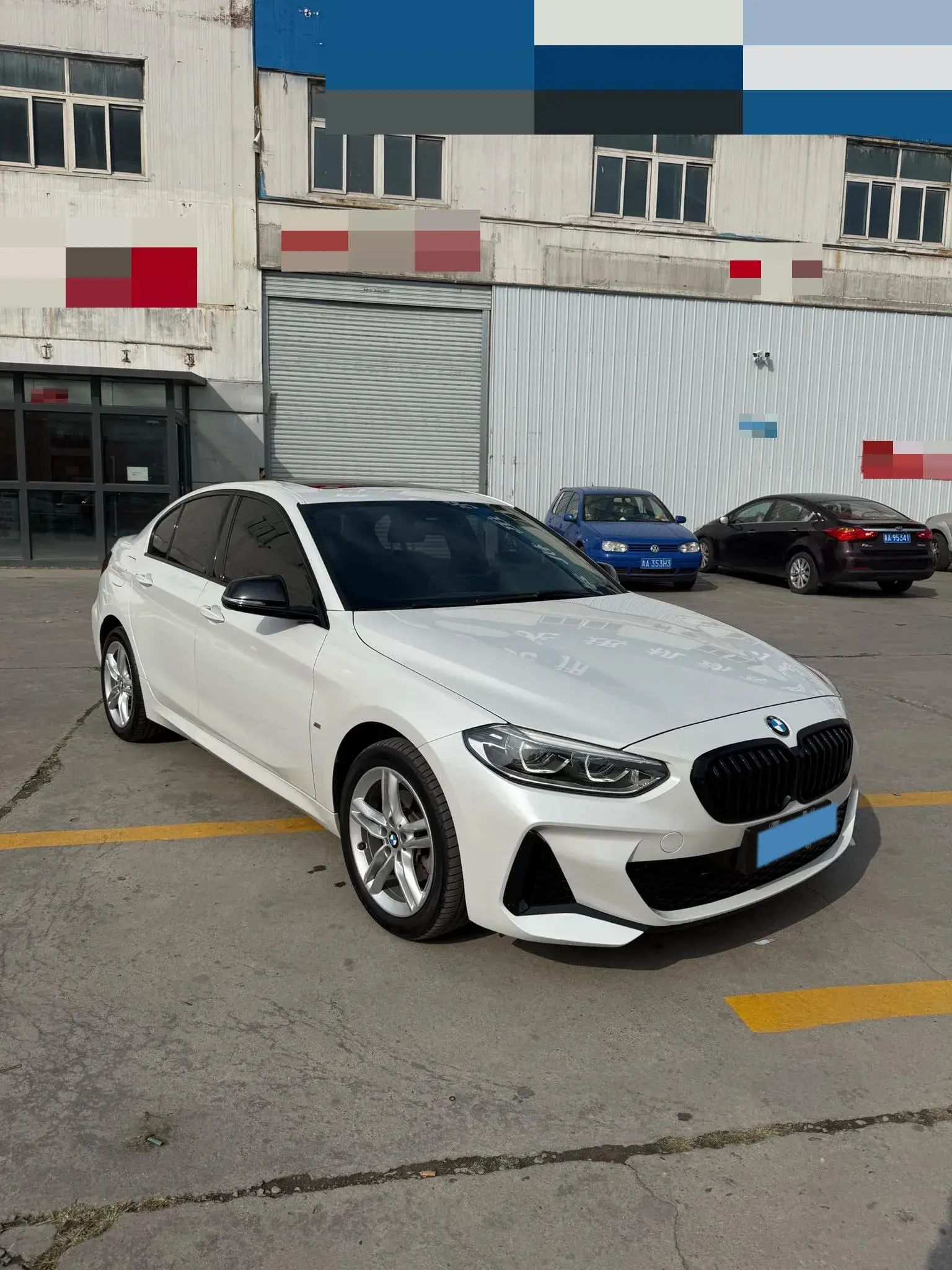 2022 BMW 1 thumbnail 3