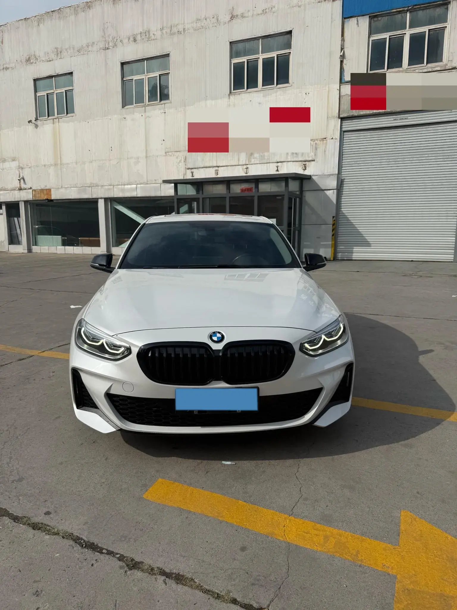 2022 BMW 1 thumbnail 2