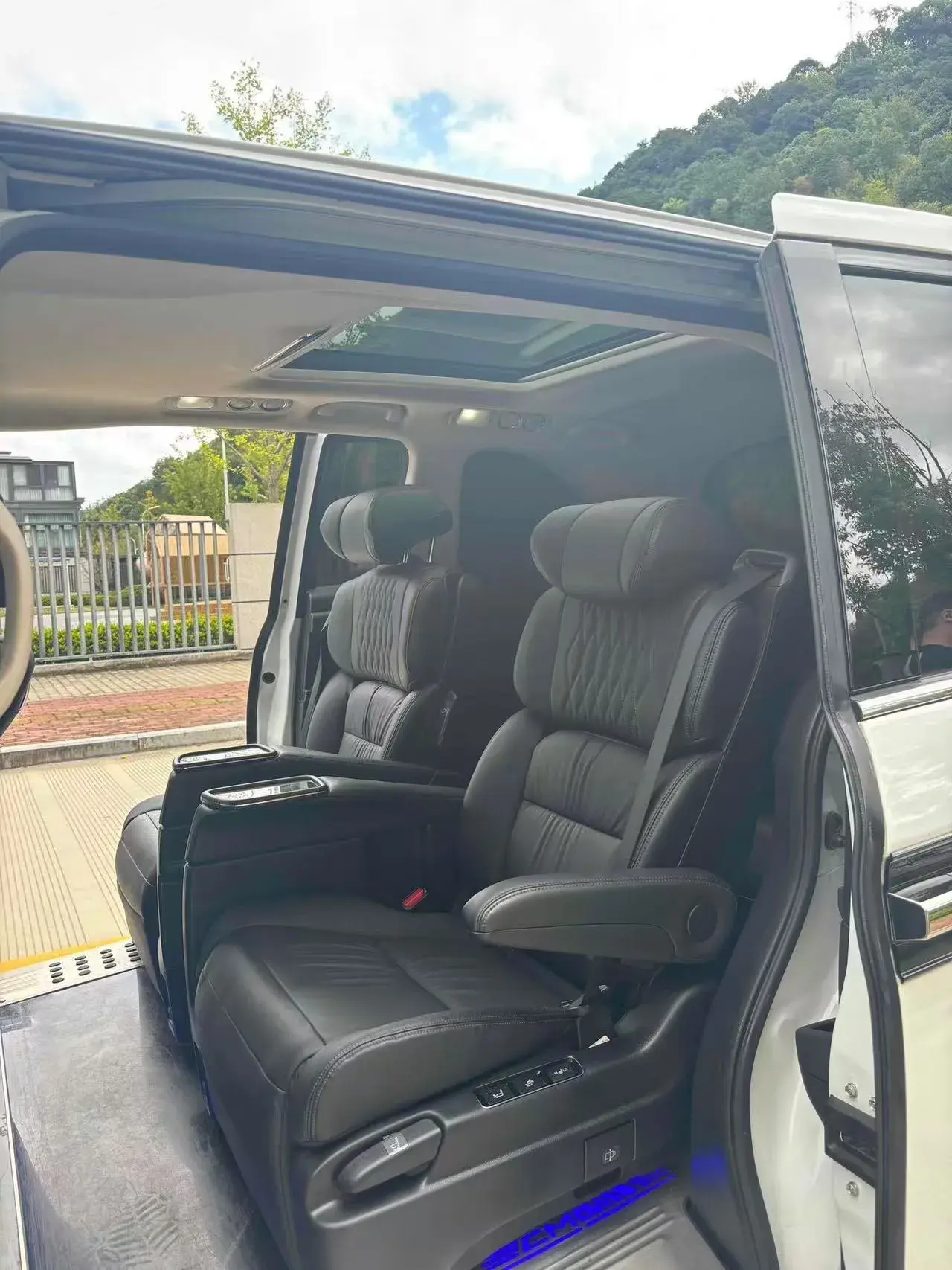 2022 HONDA ELYSIOIN thumbnail 4