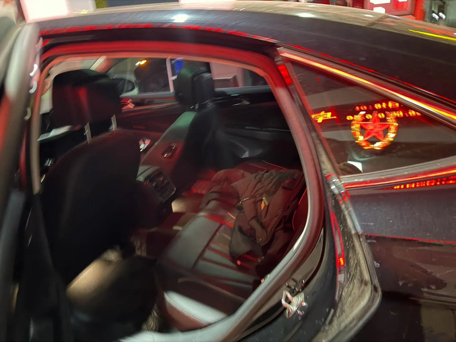 2024 VOLKSWAGEN PASSAT thumbnail 4