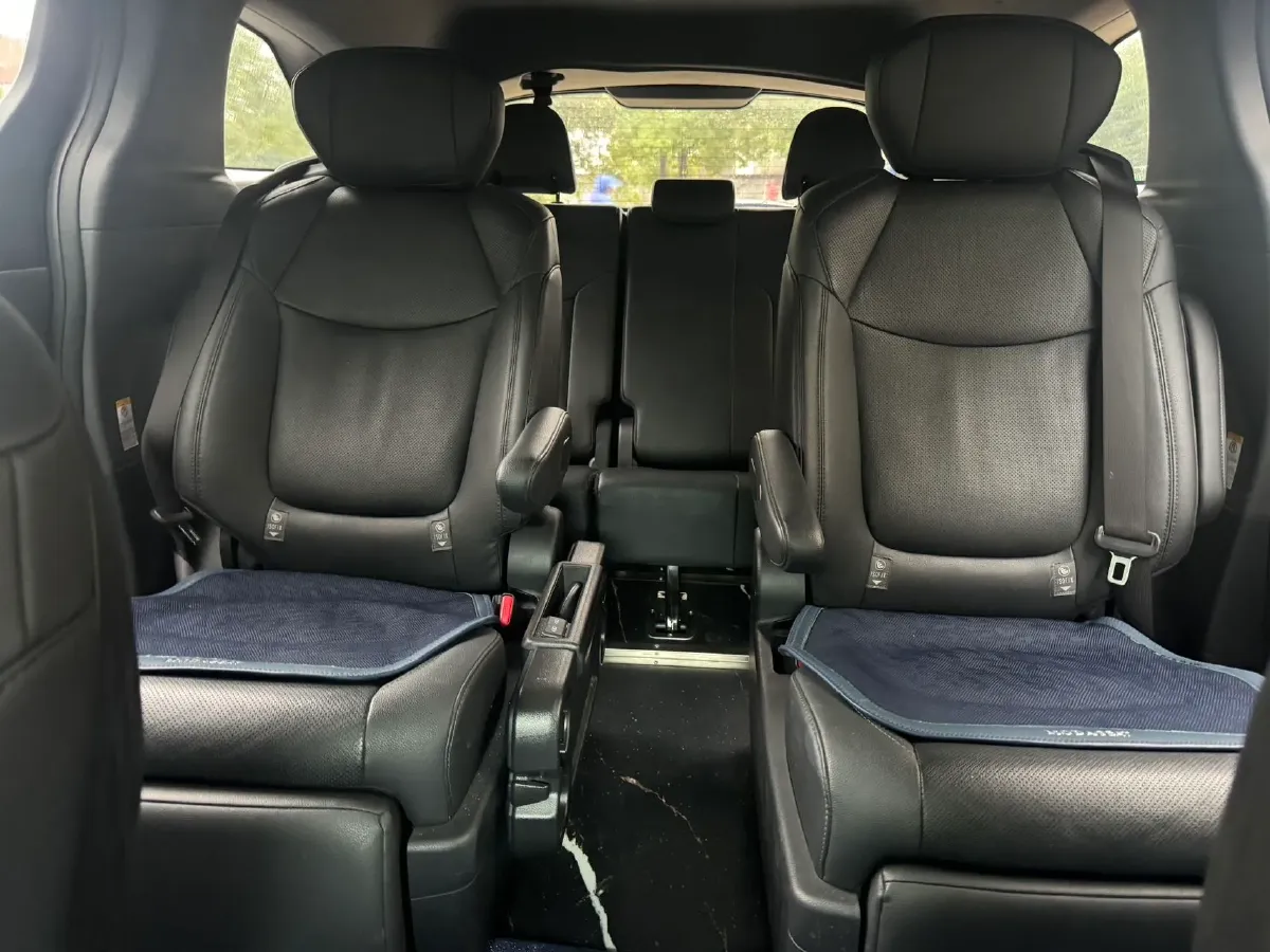 2021 Toyota Sienna 2.5L 192HP L4 E-CVT Hybrid,autocango,china used car exporter,china ev exporter,chinese used car exporter,chinese used ev exporter