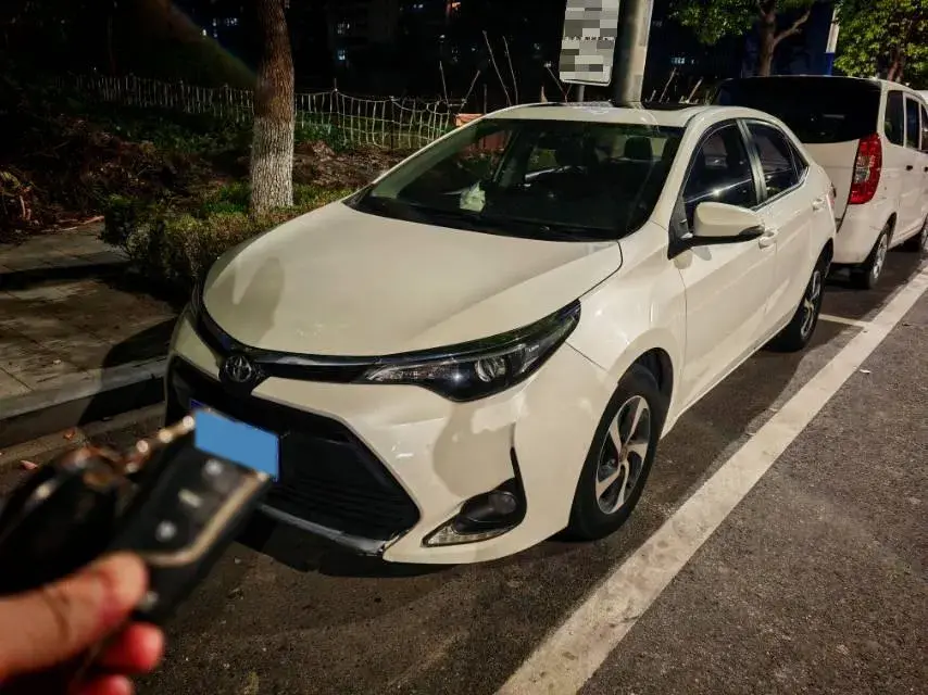 2017 TOYOTA LEVIN view 1