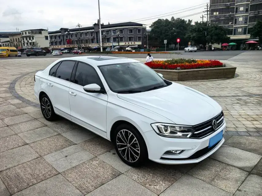 2018 VOLKSWAGEN BORA thumbnail 3