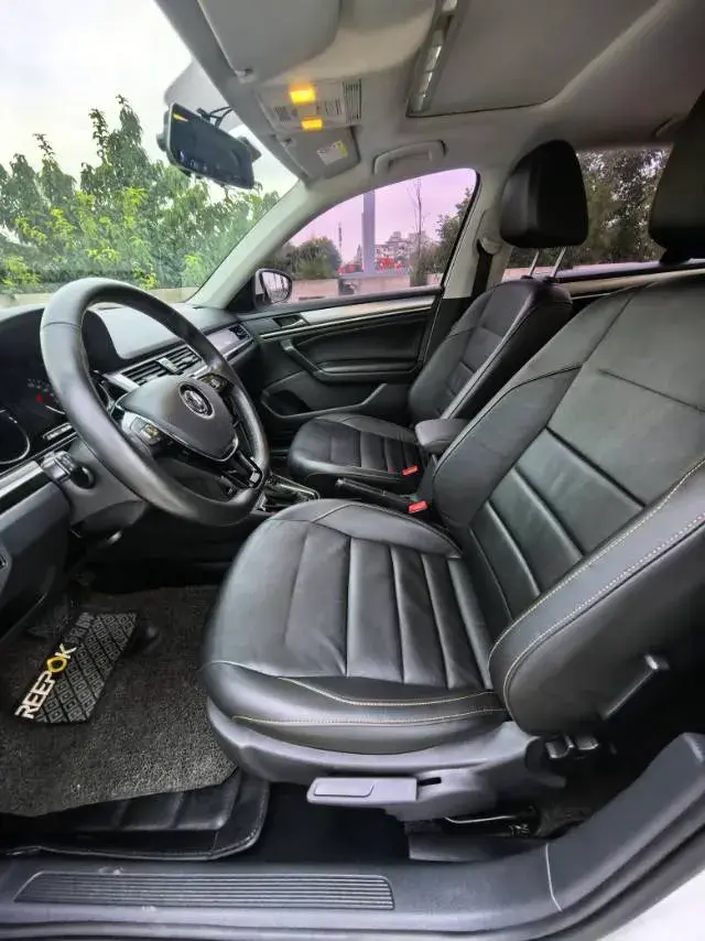 2018 VOLKSWAGEN BORA thumbnail 4