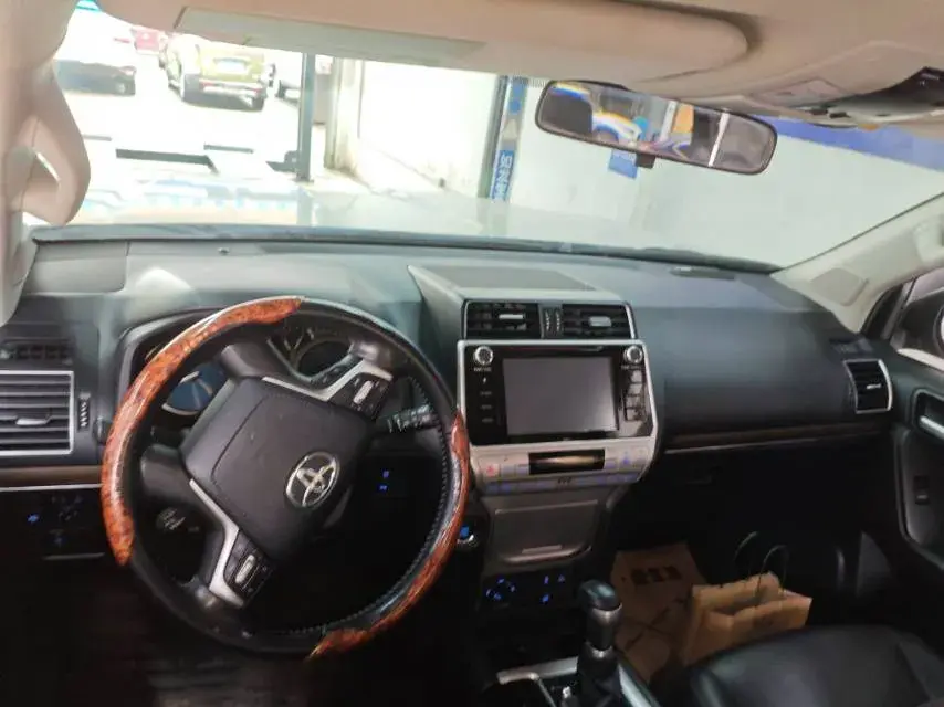 2019 TOYOTA LAND thumbnail 3