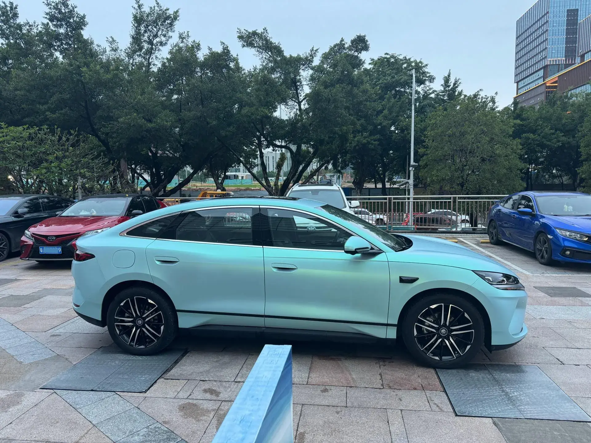 2025 BYD QINL thumbnail 4