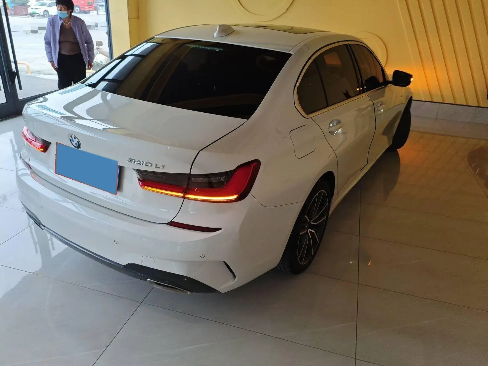 2021 BMW 3 thumbnail 3