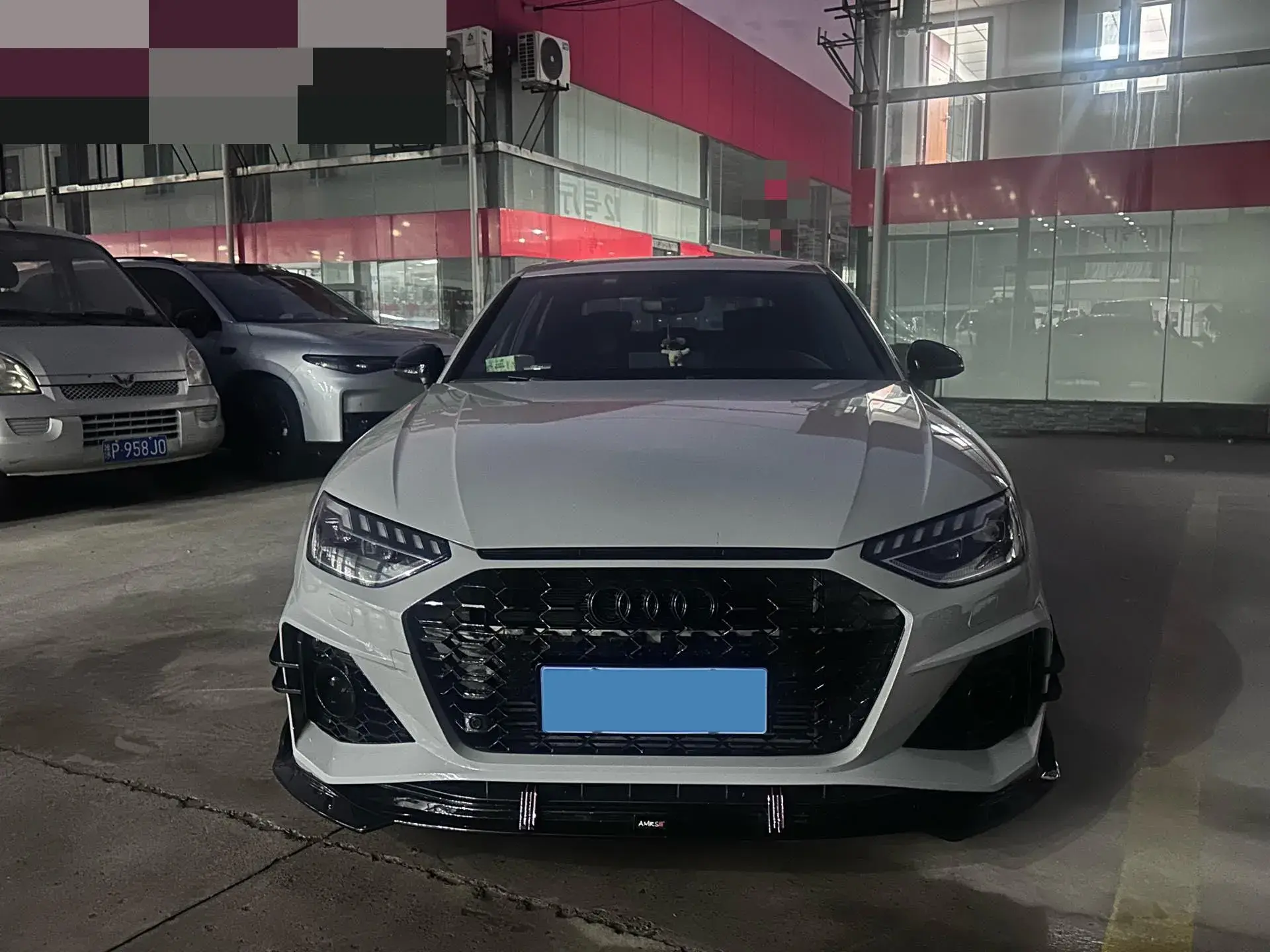 2023 AUDI A4L thumbnail 2