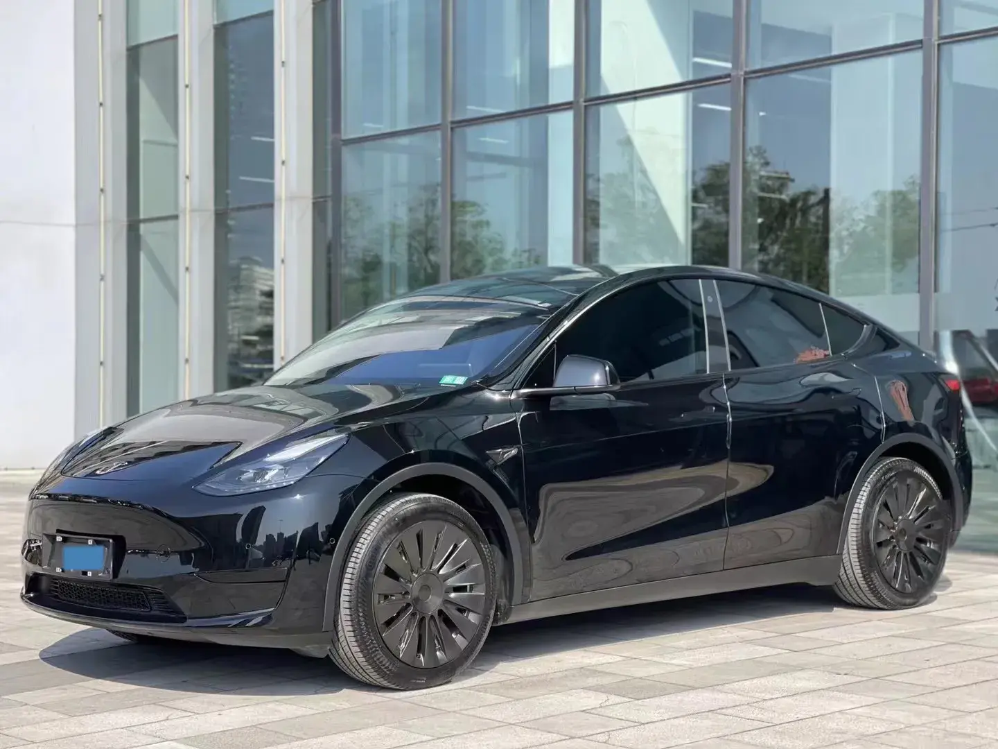2022 TESLA MODEL view 1