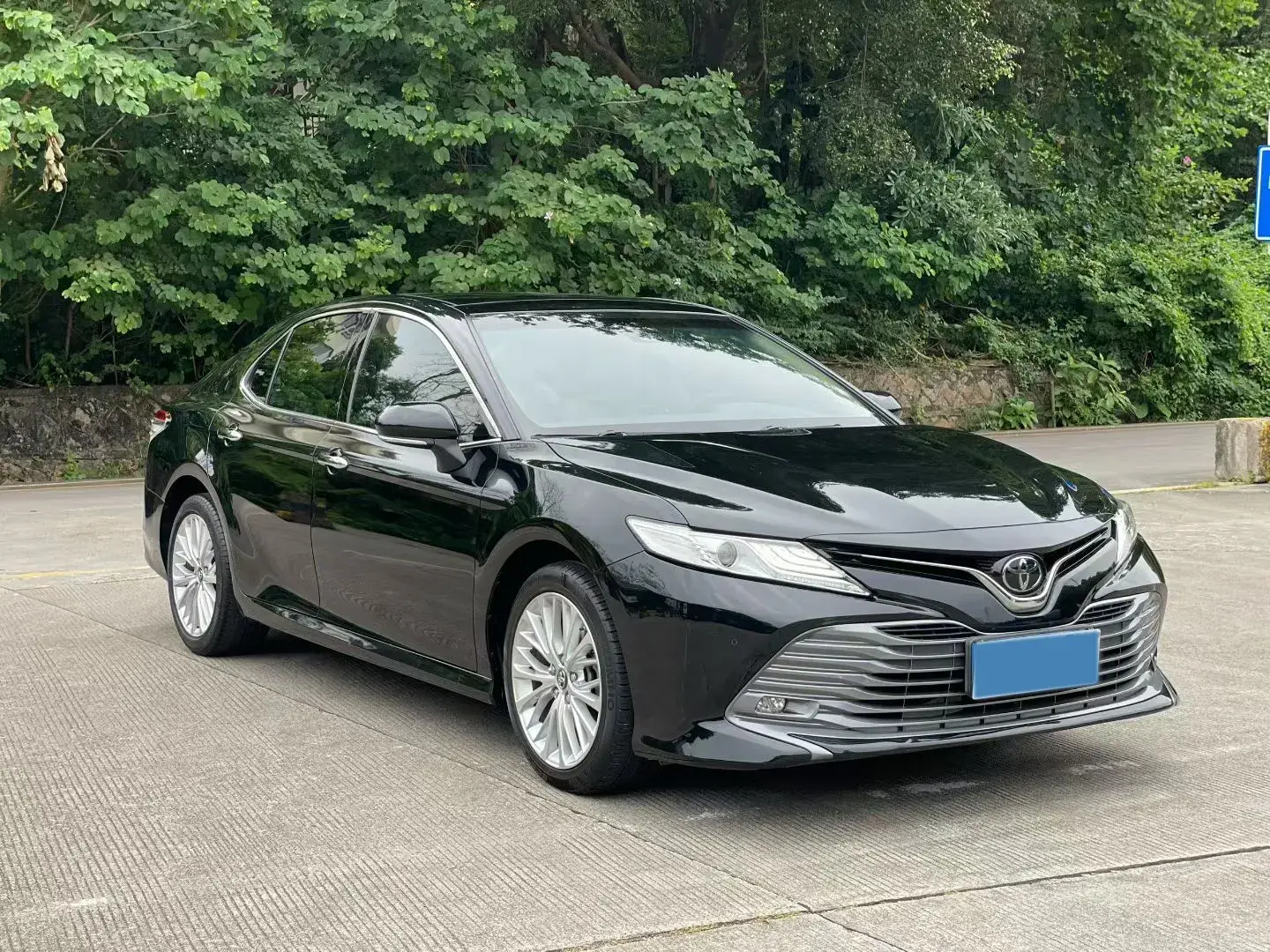 2019 TOYOTA CAMRY thumbnail 3
