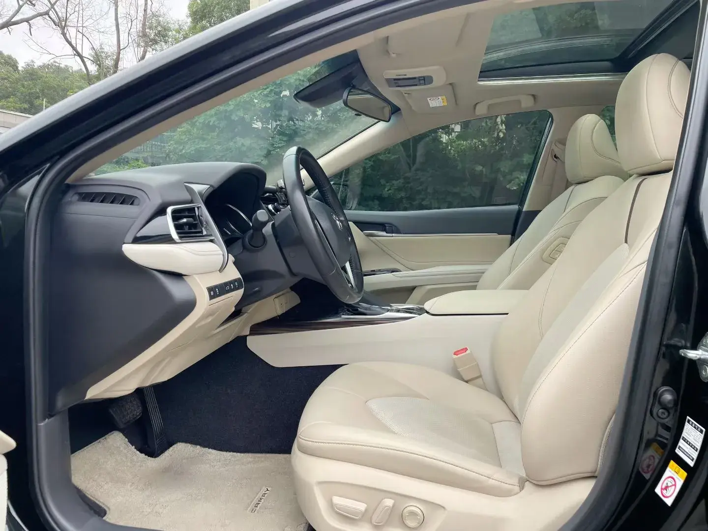 2019 TOYOTA CAMRY thumbnail 4