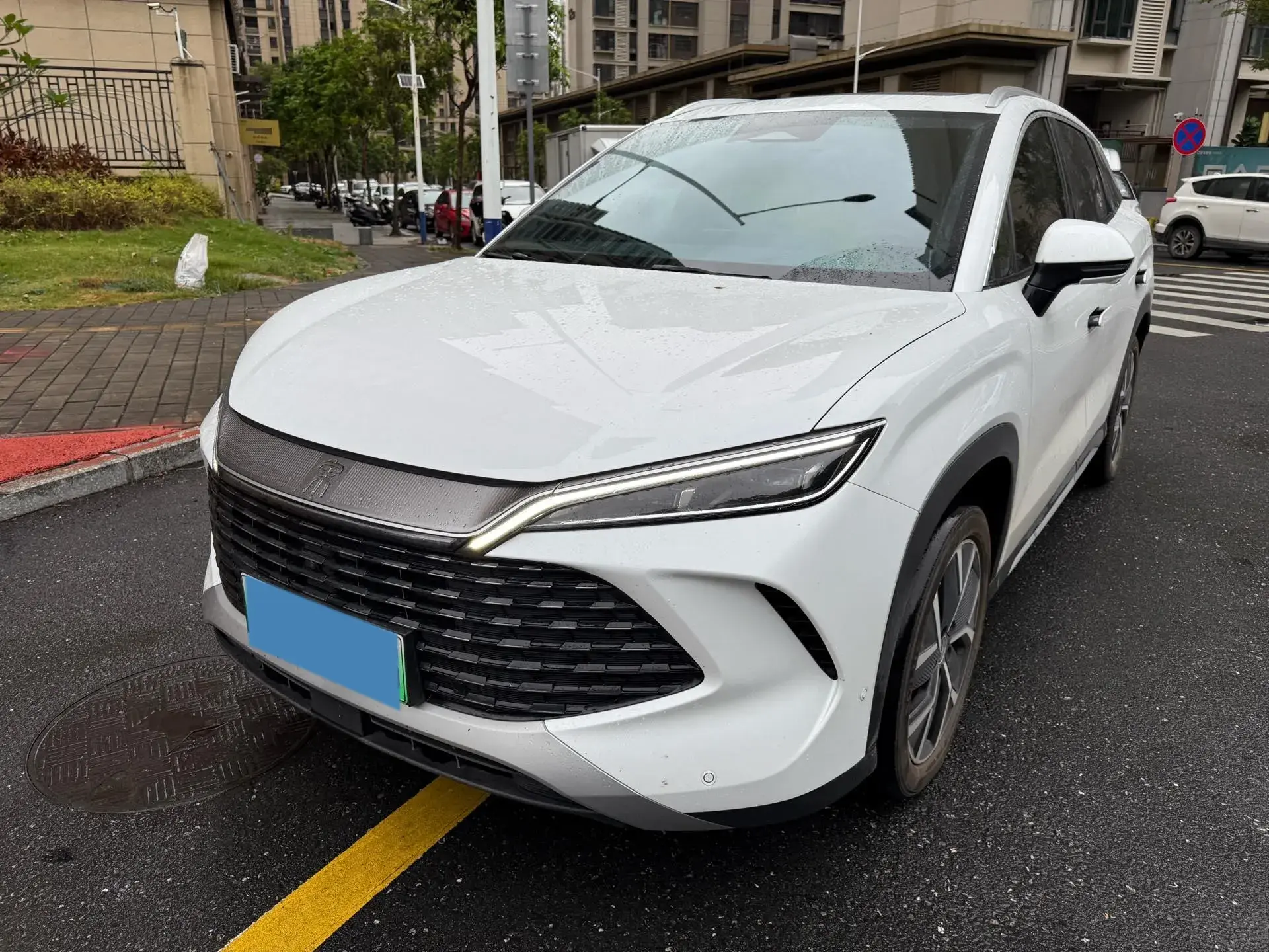 2024 BYD SONGL view 1