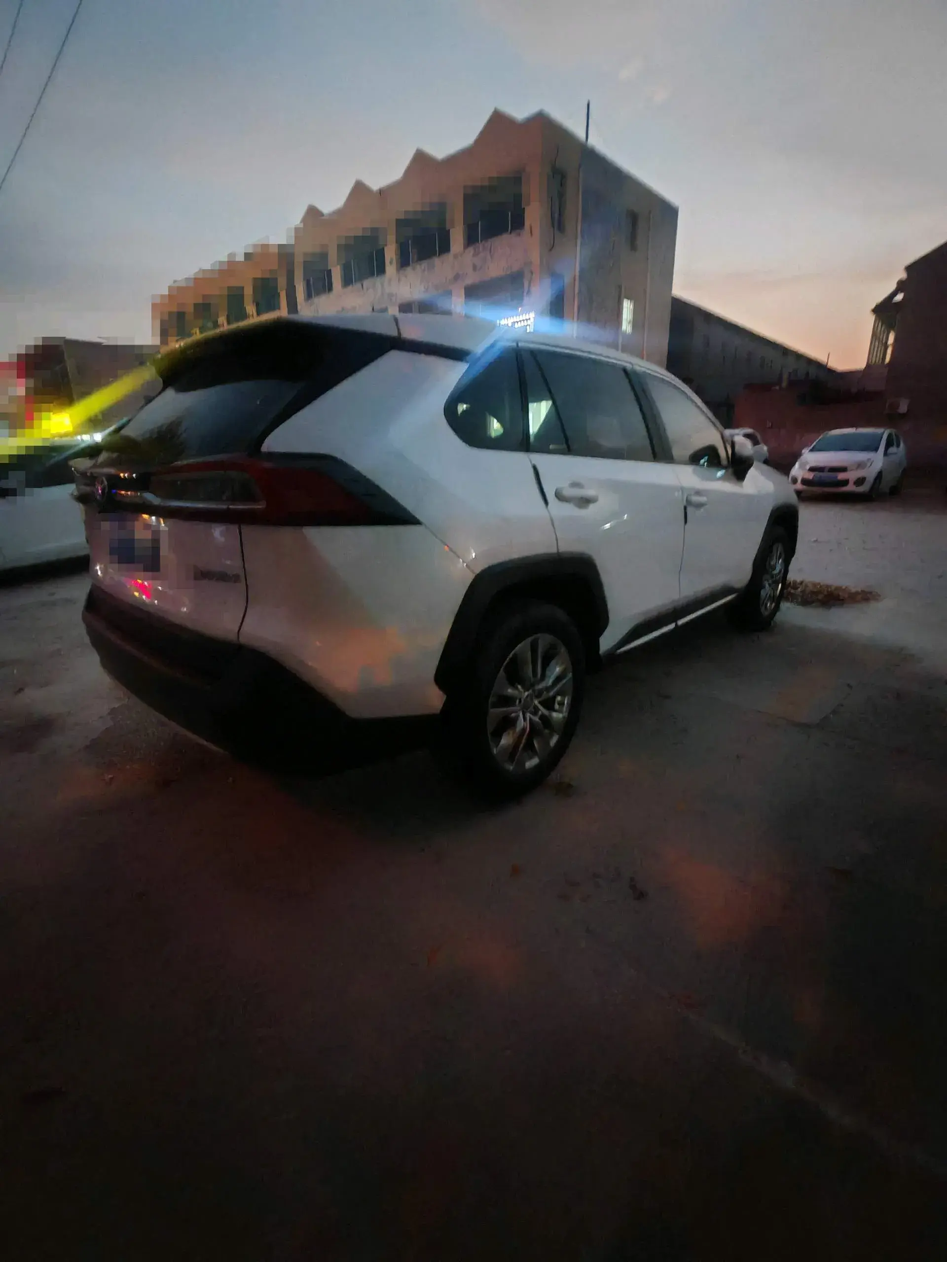 2022 TOYOTA WILDLANDER thumbnail 4