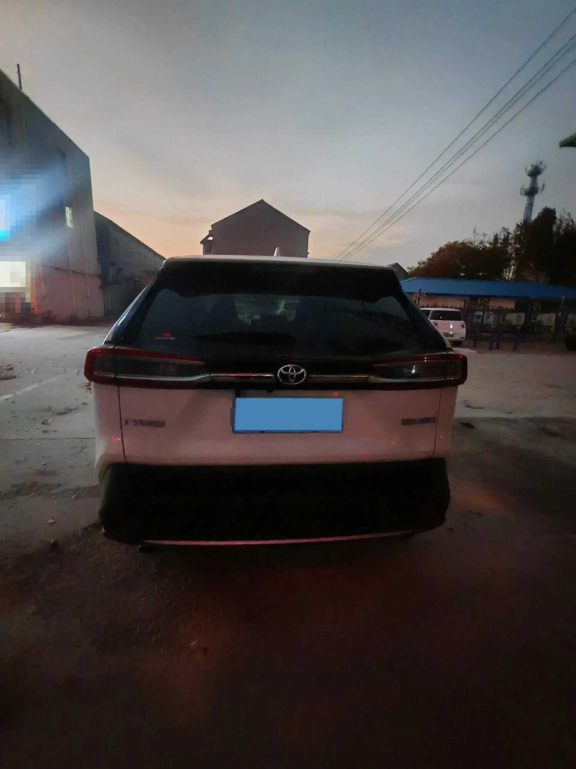 2022 TOYOTA WILDLANDER thumbnail 2