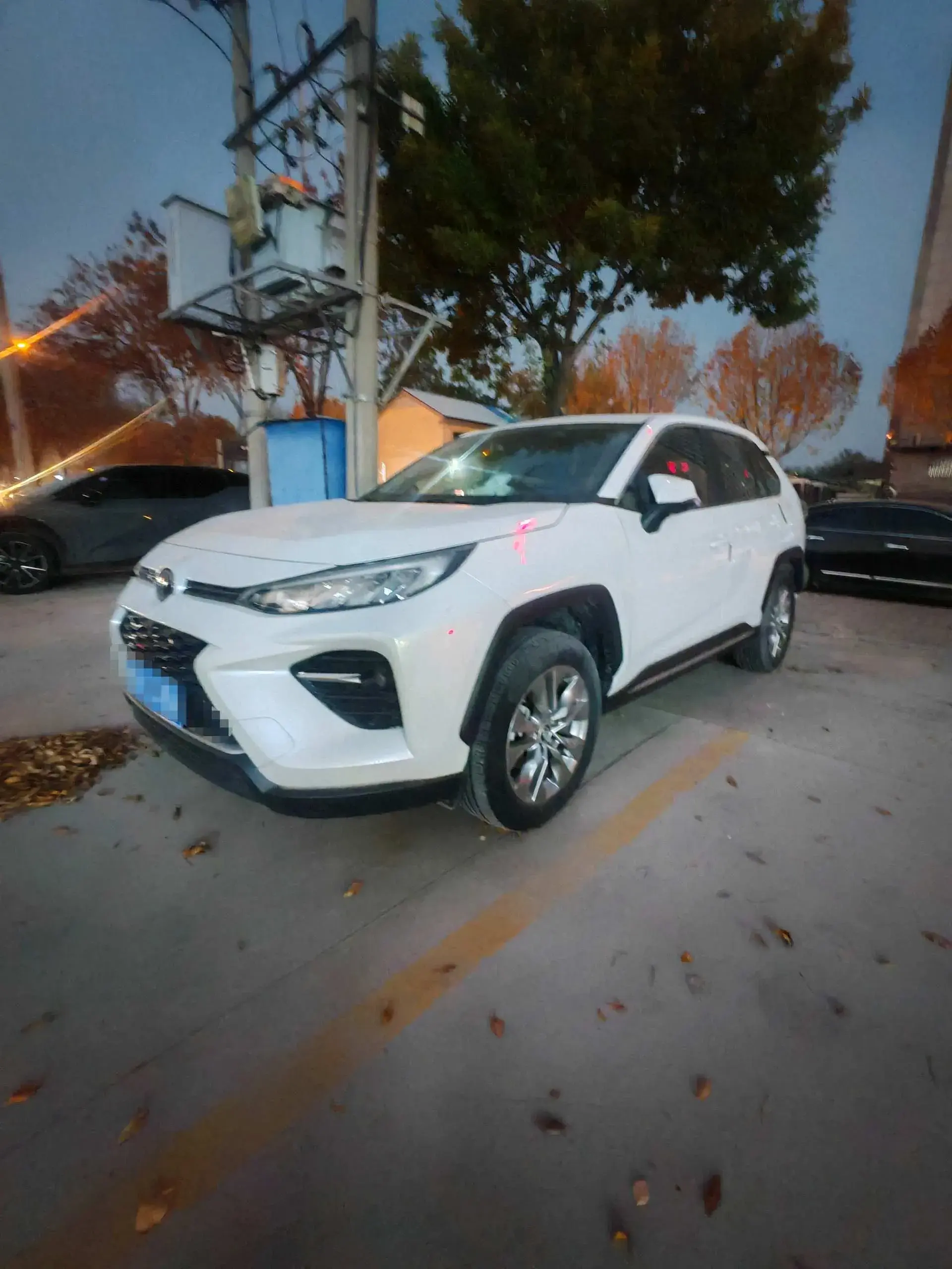 2022 TOYOTA WILDLANDER view 1