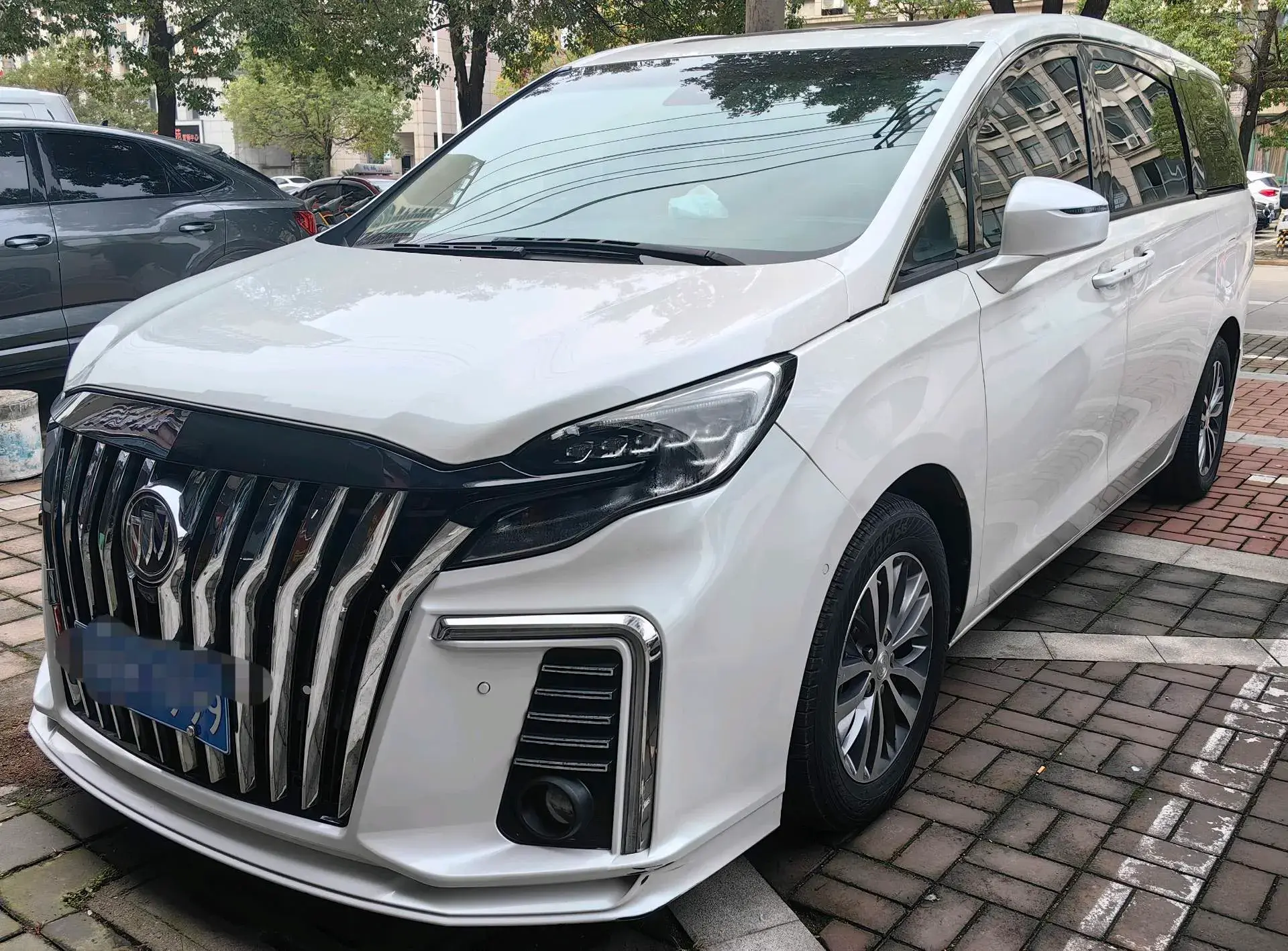 2021 BUICK GL8 view 1