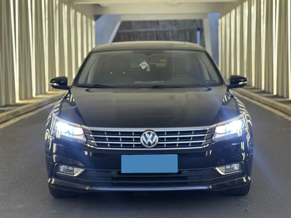 2017 Volkswagen Passat 1.8T 180HP L4 7DCT,autocango,china used car exporter,china ev exporter,chinese used car exporter,chinese used ev exporter