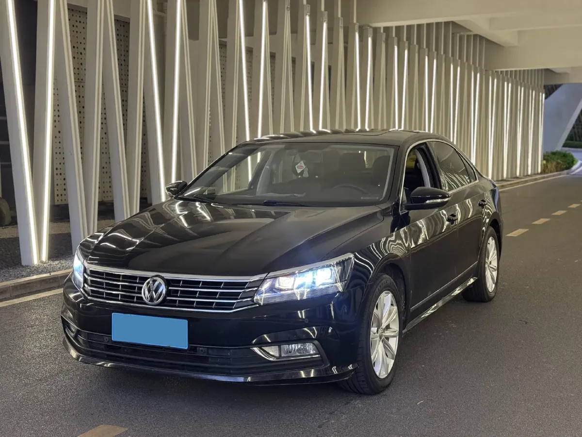 2017 Volkswagen Passat 1.8T 180HP L4 7DCT,autocango,china used car exporter,china ev exporter,chinese used car exporter,chinese used ev exporter