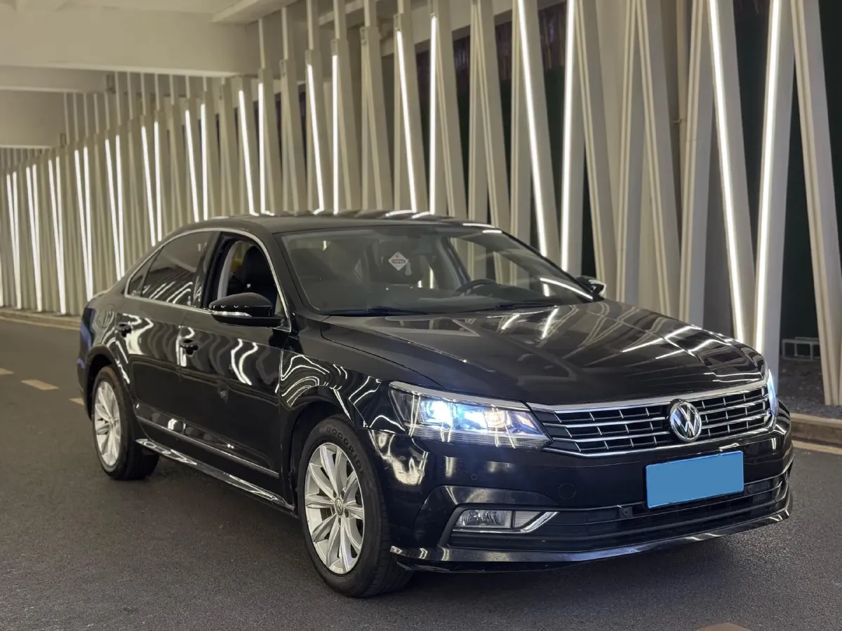 2017 Volkswagen Passat 1.8T 180HP L4 7DCT,autocango,china used car exporter,china ev exporter,chinese used car exporter,chinese used ev exporter