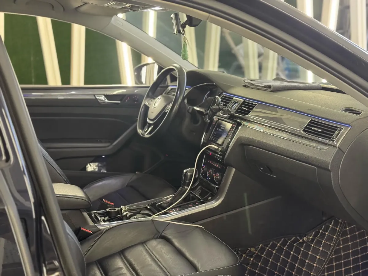 2017 Volkswagen Passat 1.8T 180HP L4 7DCT,autocango,china used car exporter,china ev exporter,chinese used car exporter,chinese used ev exporter