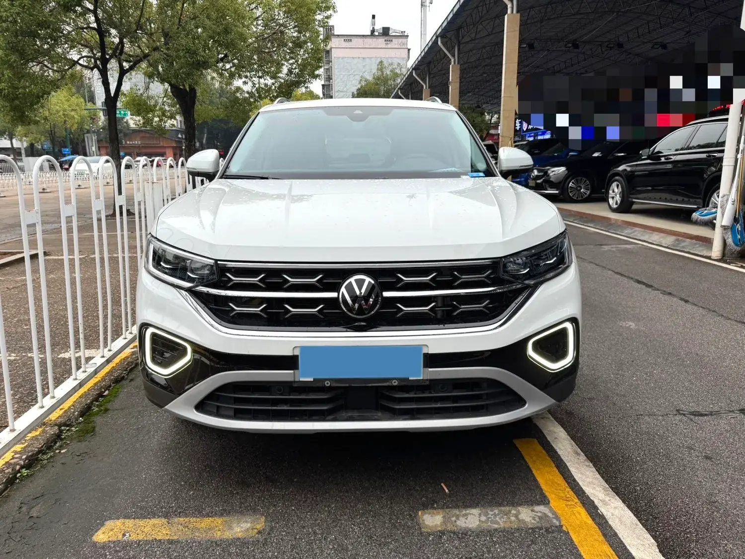 2023 VOLKSWAGEN TAYRON thumbnail 2