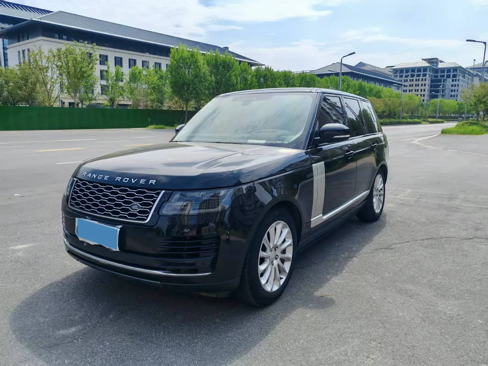 2022 LAND ROVER view 1