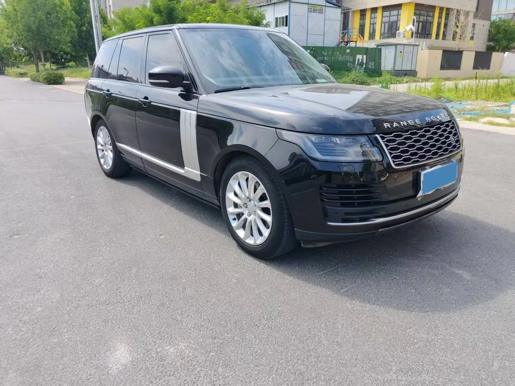 2022 LAND ROVER thumbnail 2