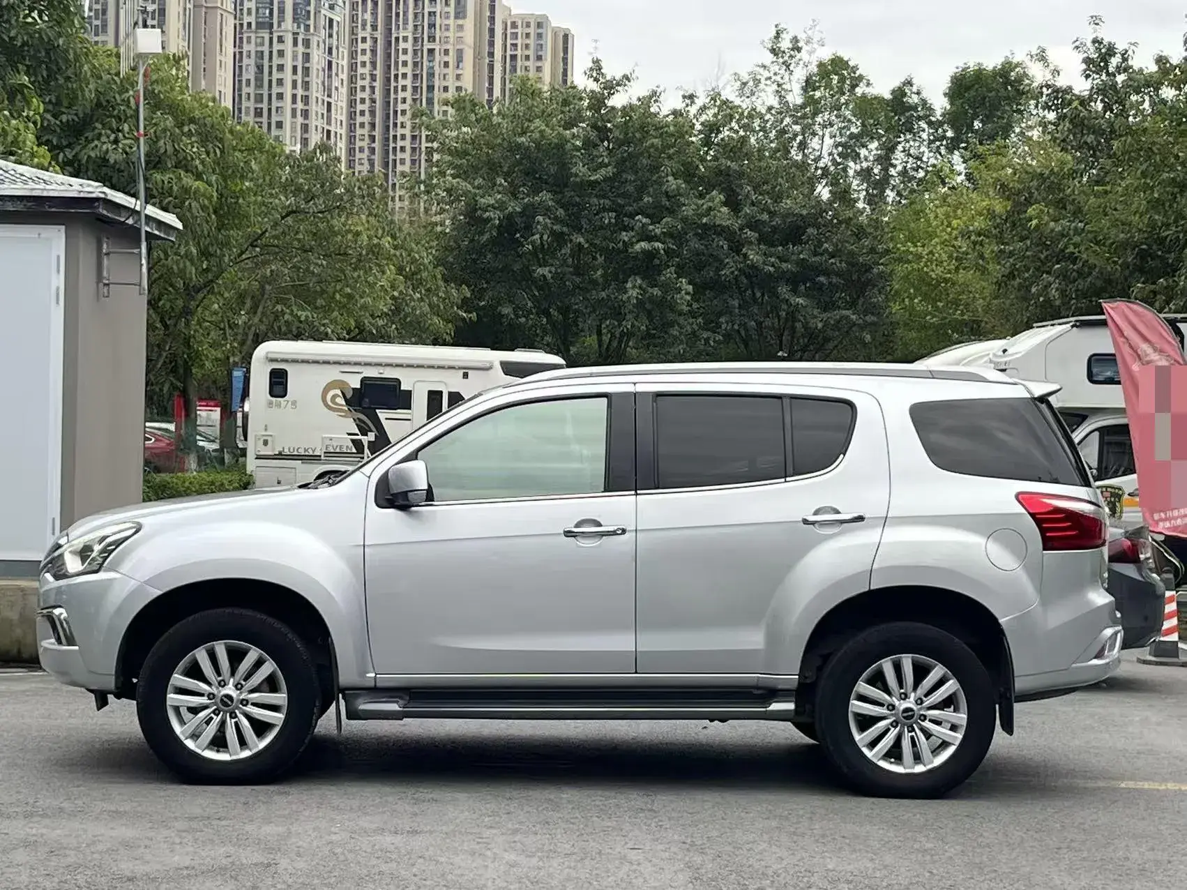 2018 ISUZU MU-X thumbnail 4