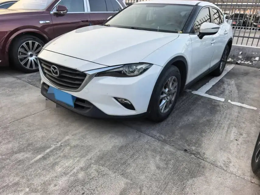 2018 MAZDA CX-4 view 1