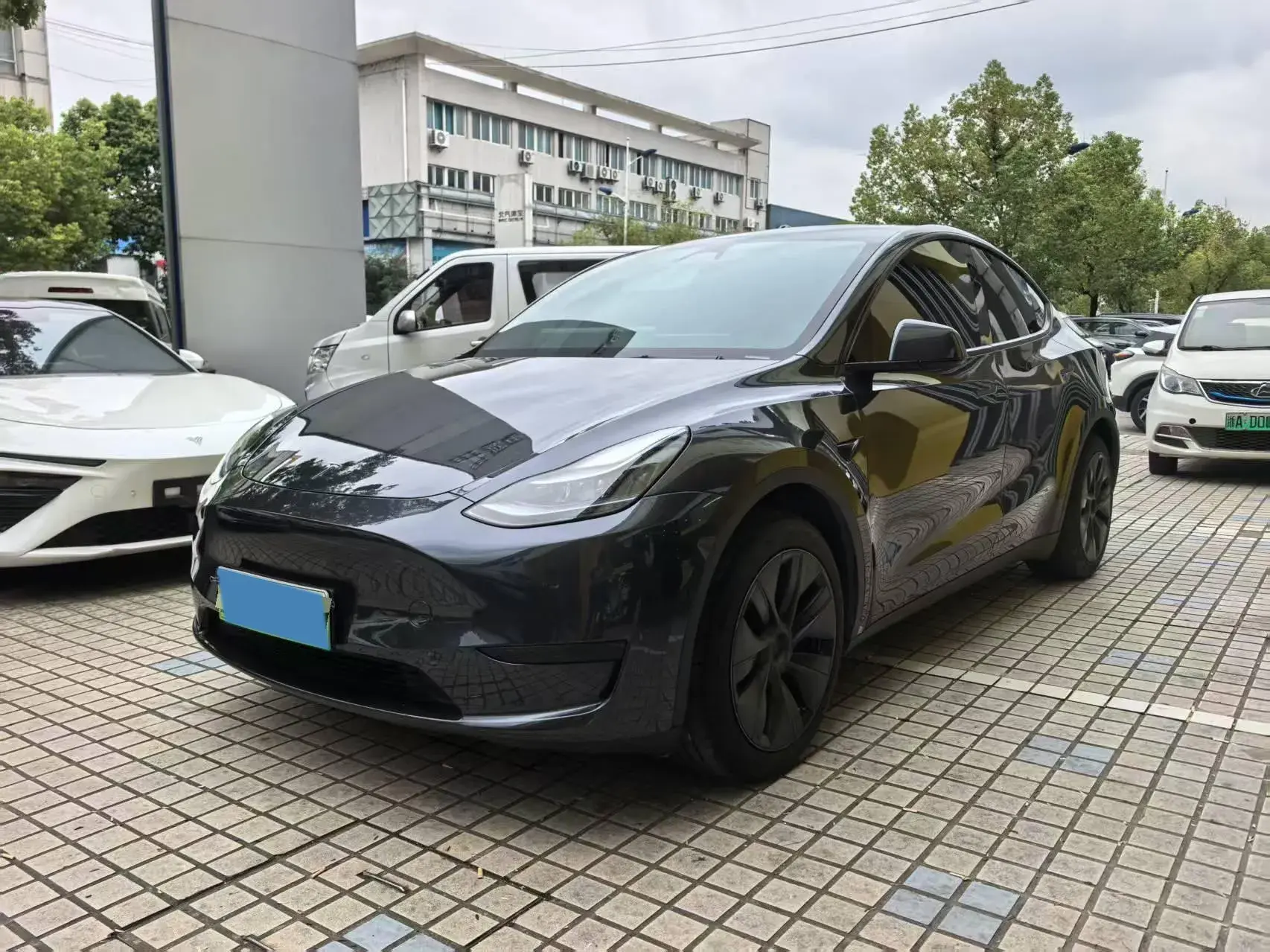 2024 TESLA MODEL view 1