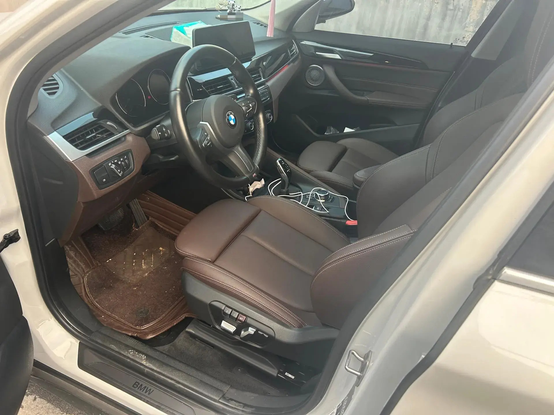 2022 BMW X1 thumbnail 4