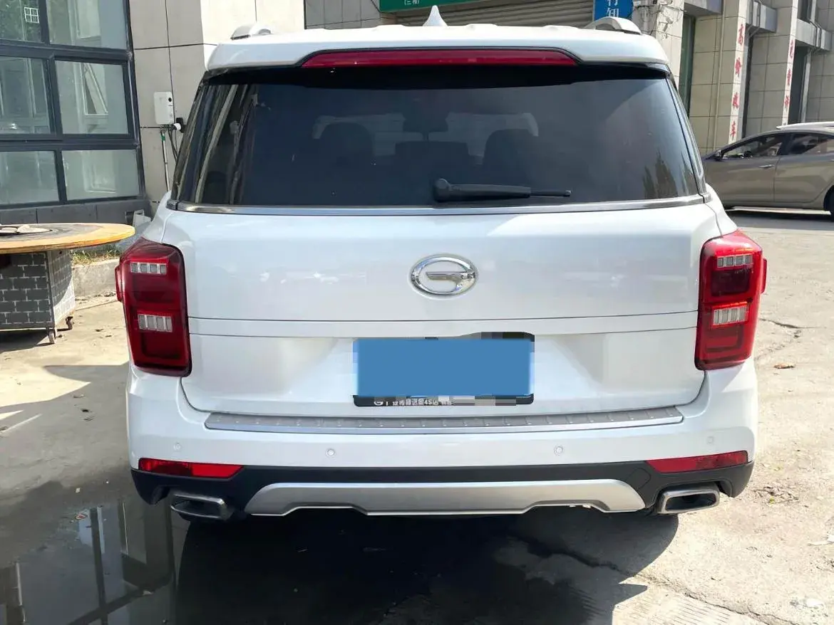 2017 GAC TRUMPCHI thumbnail 3