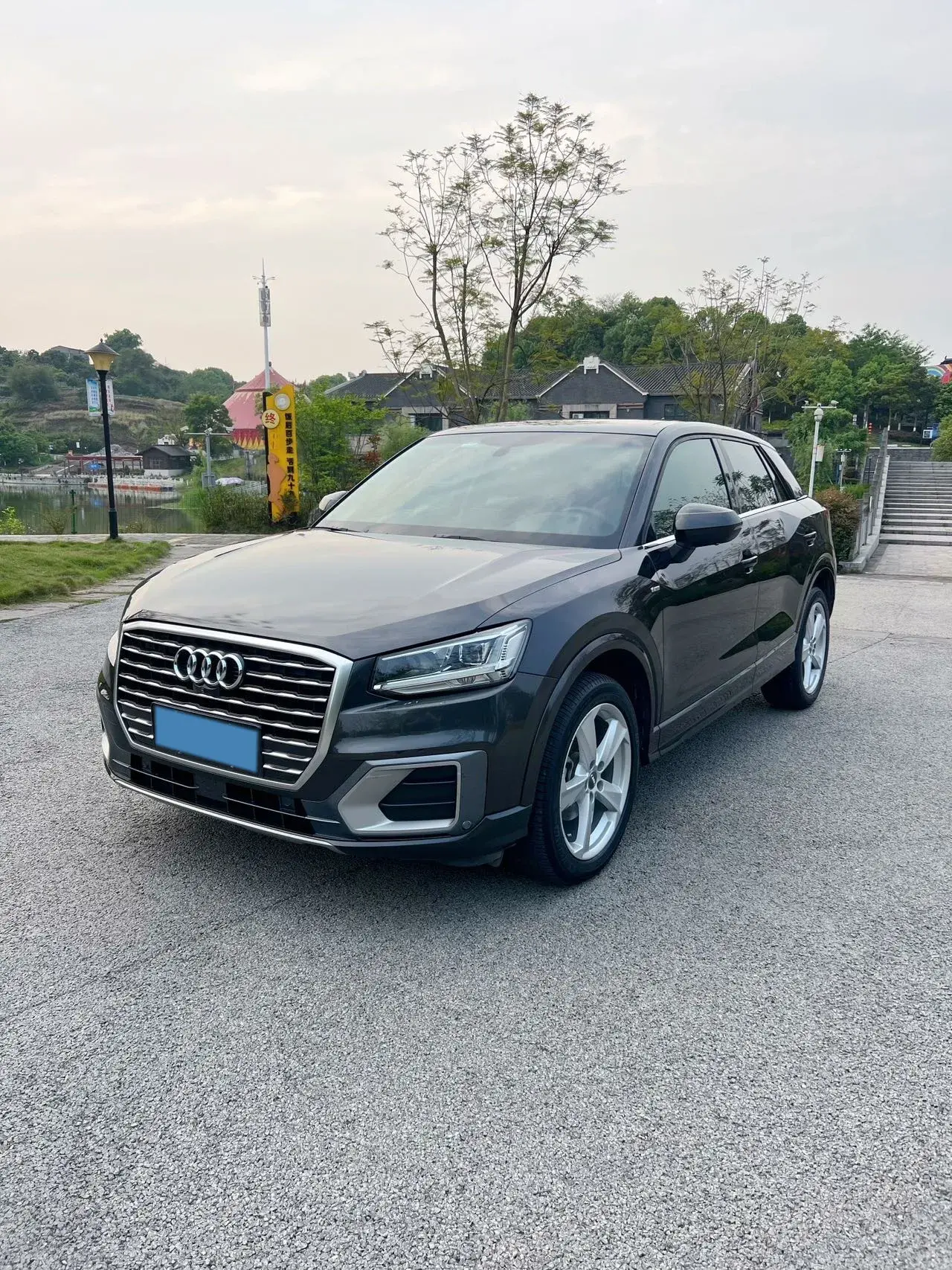 2018 AUDI Q2L view 1