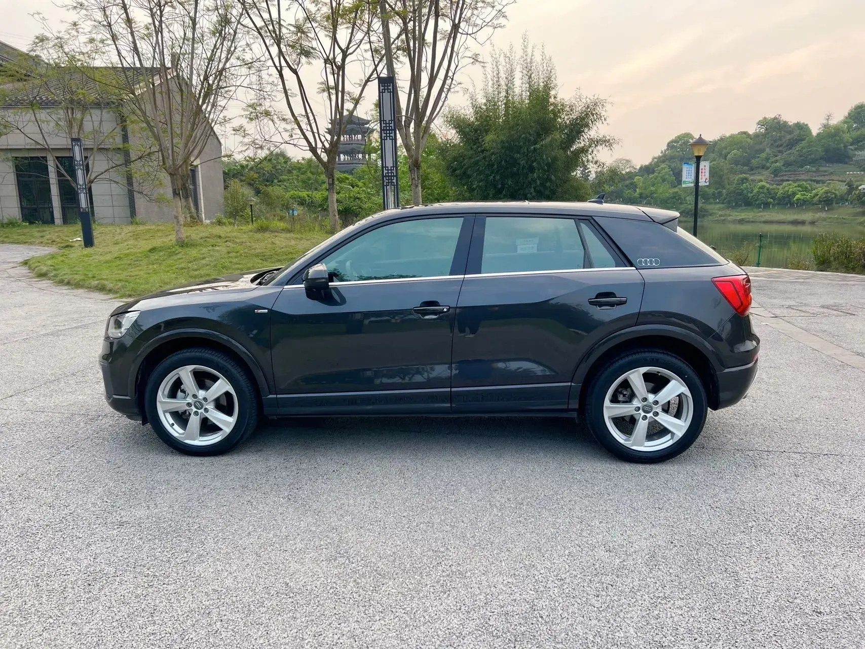 2018 AUDI Q2L thumbnail 3