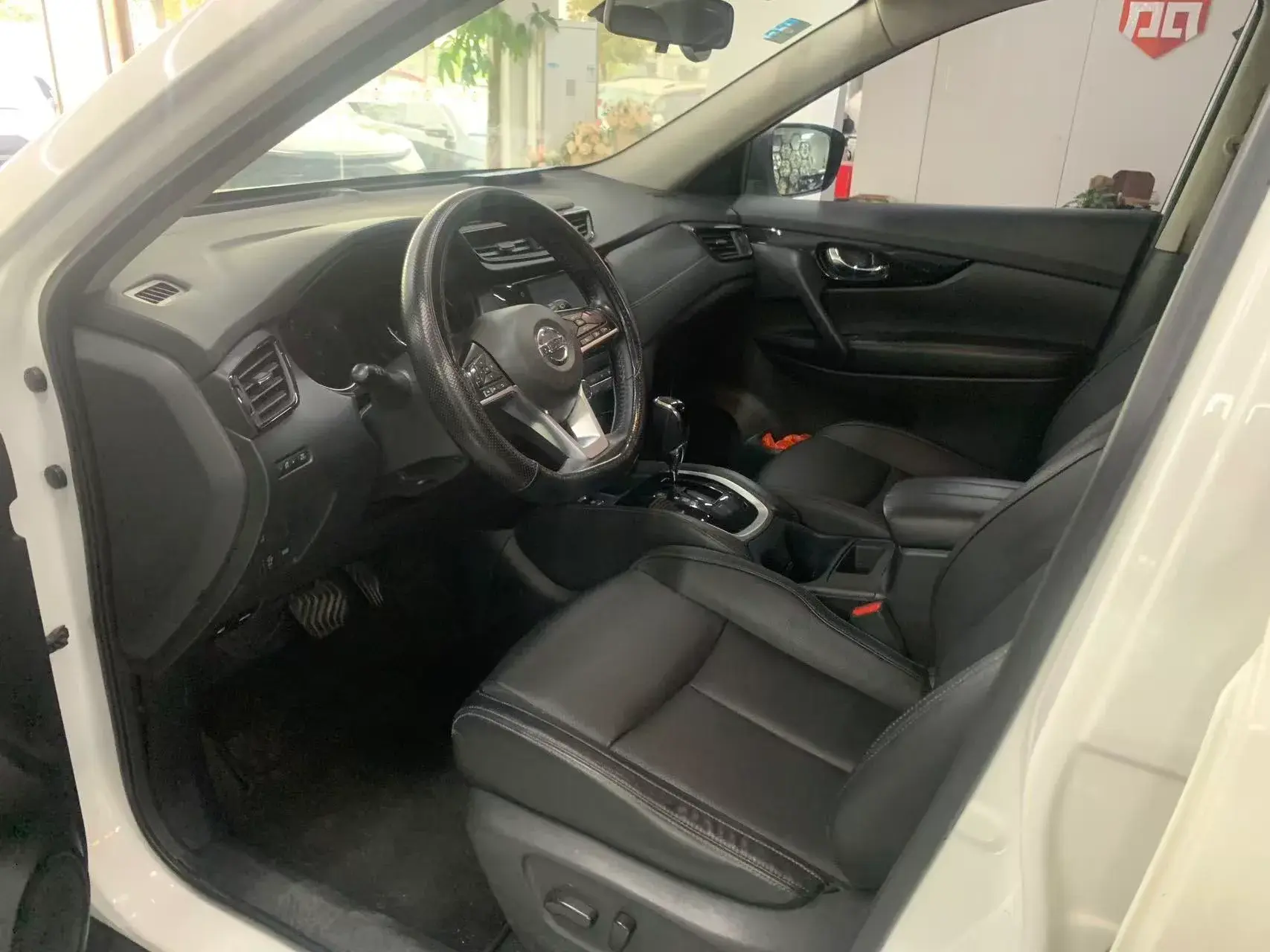 2020 NISSAN X-TRAIL thumbnail 4