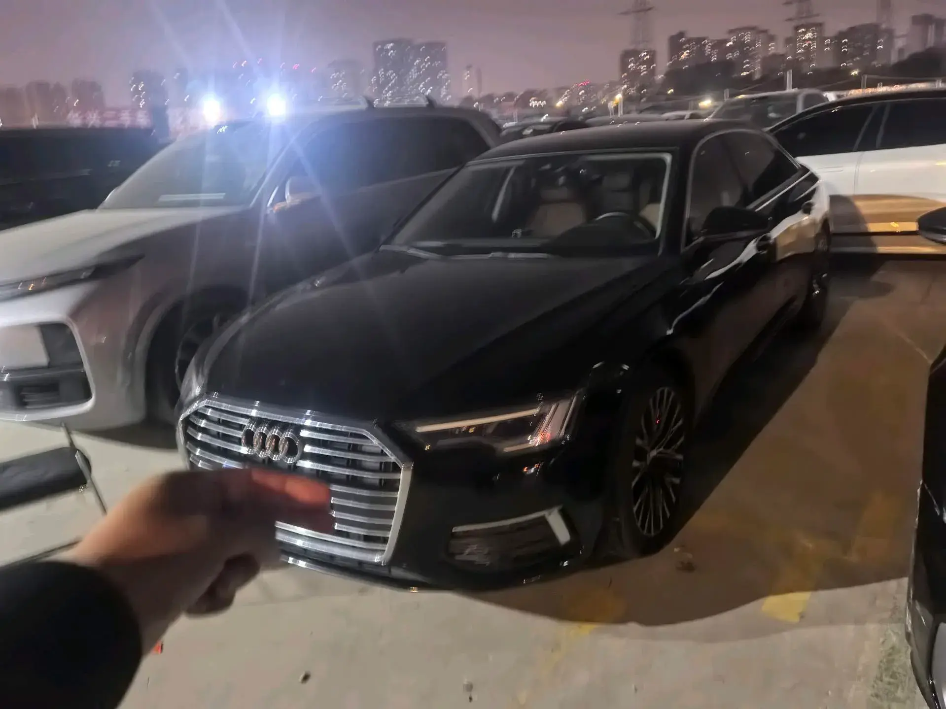 2022 AUDI A6L view 1