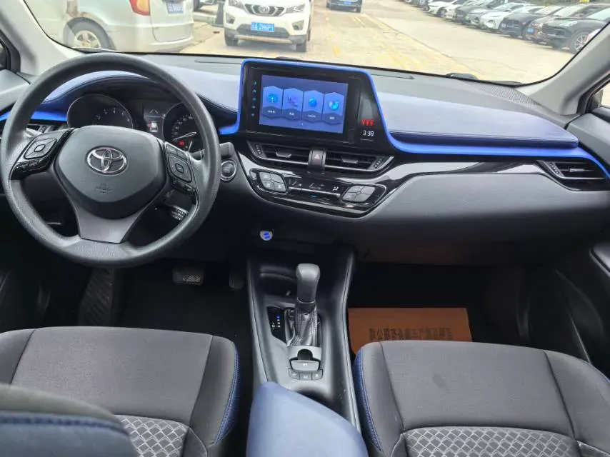 2021 Toyota C-HR 2.0L 171HP L4 CVT,autocango,china used car exporter,china ev exporter,chinese used car exporter,chinese used ev exporter