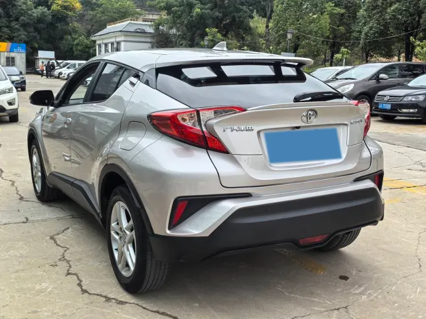 2021 Toyota C-HR 2.0L 171HP L4 CVT,autocango,china used car exporter,china ev exporter,chinese used car exporter,chinese used ev exporter