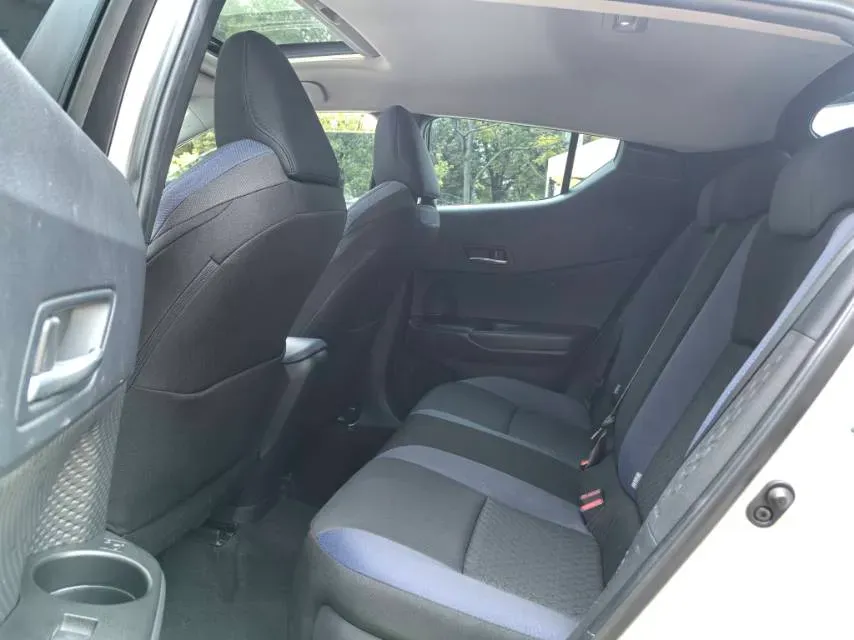 2021 Toyota C-HR 2.0L 171HP L4 CVT,autocango,china used car exporter,china ev exporter,chinese used car exporter,chinese used ev exporter