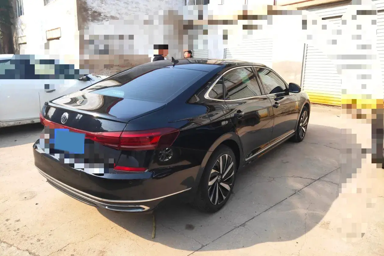 2022 VOLKSWAGEN PASSAT thumbnail 3